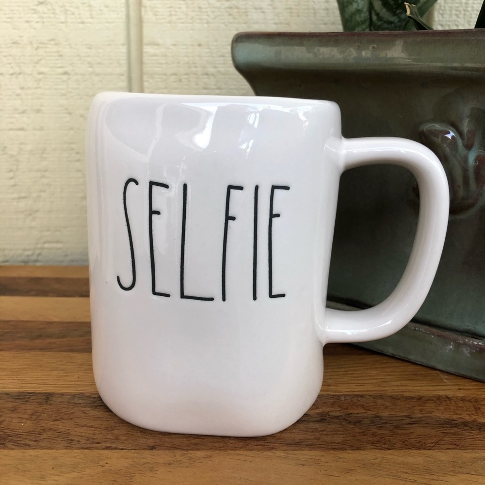 Rae Dunn “SELFIE” mug